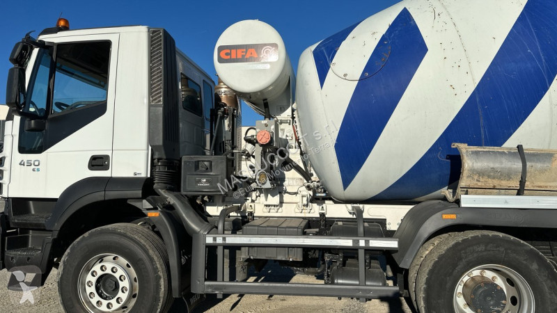شاحنة Iveco Trakker 450 6X4