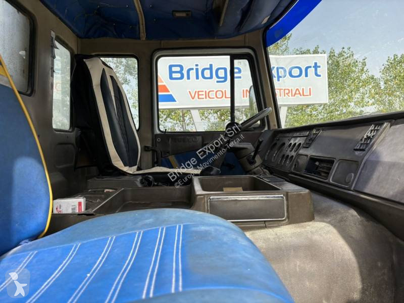Бетон Iveco 330.30 pompa CIFA 36 METRI
