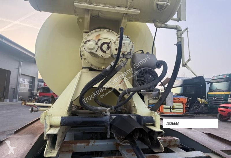 نصف مقطورة Liebherr