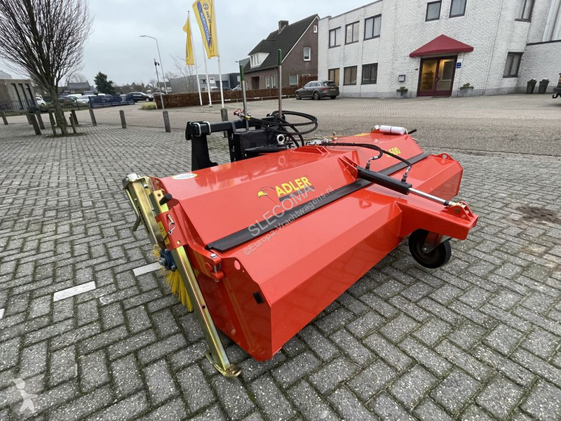 Vägmaskiner K600-240 Veegmachine