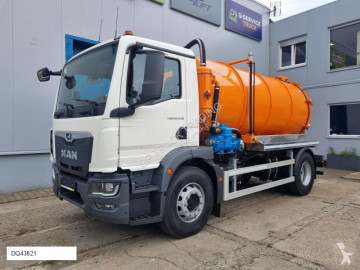New MAN sewer cleaner truck