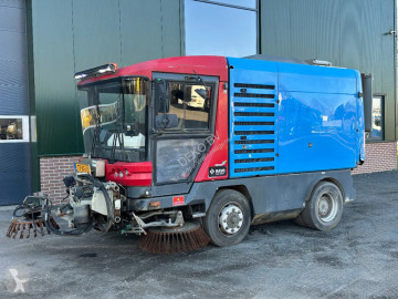Camion balayeuse Ravo