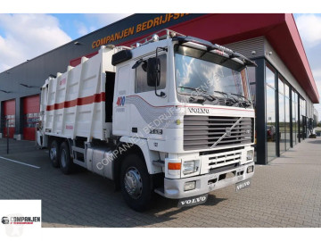 Camion benne à ordures ménagères Volvo