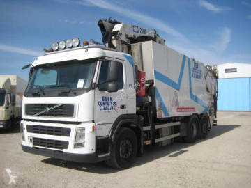 Camión volquete para residuos domésticos Volvo