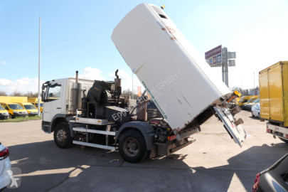 Camion balayeuse Mercedes