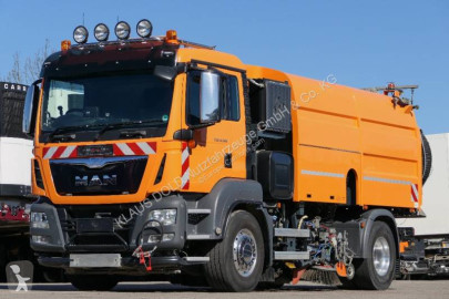 Camion hydrocureur MAN