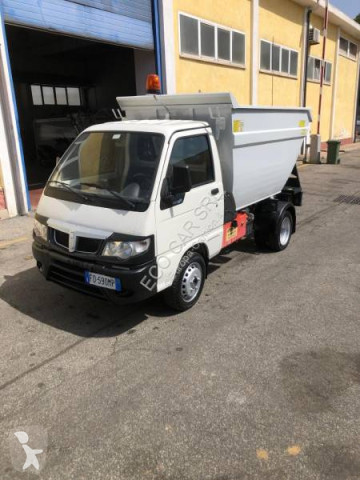 Camion benne à ordures ménagères Piaggio