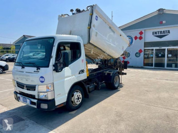 Camion benne à ordures ménagères Mitsubishi Fuso