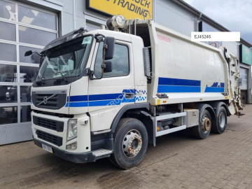 Camión volquete para residuos domésticos Volvo