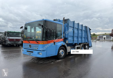 Camion benne à ordures ménagères Mercedes