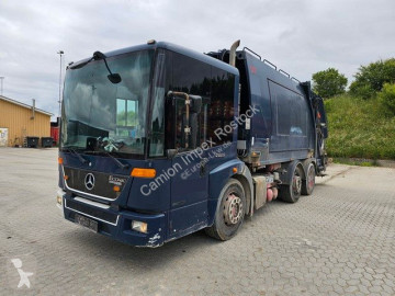 Camion benne à ordures ménagères Mercedes