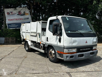 Camión volquete para residuos domésticos Mitsubishi