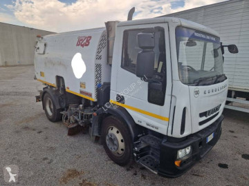 Camion balayeuse Iveco