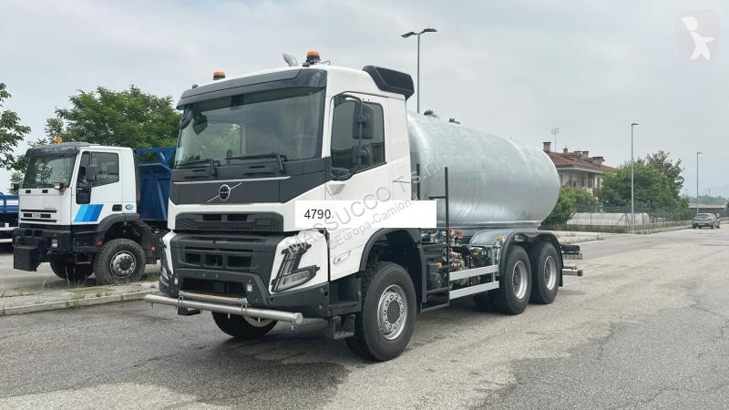 Silniční stroje Volvo FMX 460