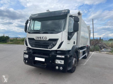 Camión volquete para residuos domésticos Iveco