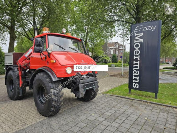 Engin de voirie Mercedes
