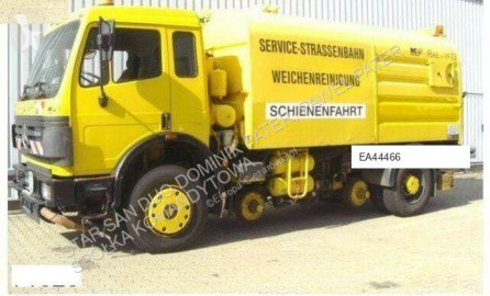 Camion balayeuse Mercedes