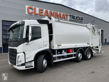 Camion benne à ordures ménagères Volvo