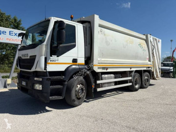 Camion benne à ordures ménagères Iveco