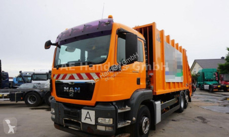 Camion de colectare a deşeurilor menajere MAN