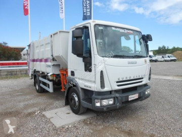 Camion benne à ordures ménagères Iveco