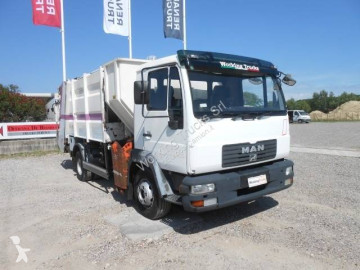 Camion benne à ordures ménagères MAN