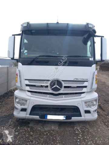 Camión barredora Mercedes