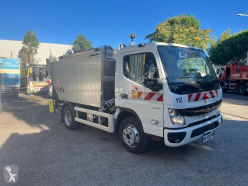Camion benne à ordures ménagères Mitsubishi Fuso
