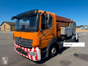 Camion hydrocureur