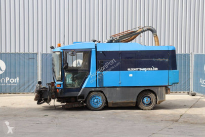 Camion balayeuse Ravo