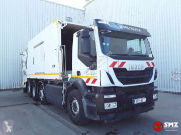 Camion benne à ordures ménagères Iveco