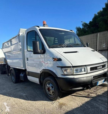 Camion benne à ordures ménagères Iveco