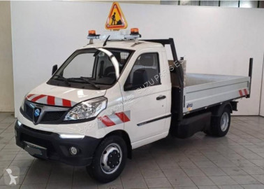 Utilitaire benne Piaggio