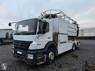 Camion hydrocureur Mercedes