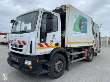 Camion benne à ordures ménagères Iveco