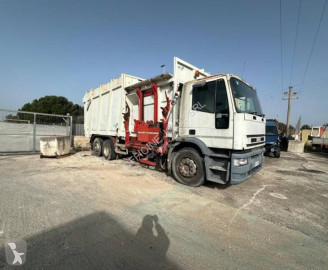Camion benne à ordures ménagères Iveco