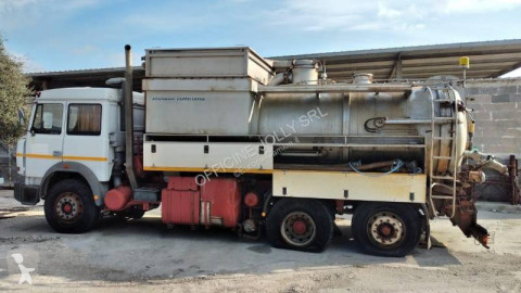 Camion hydrocureur Iveco