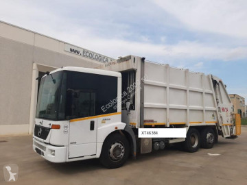 Camião basculante para recolha de lixo Mercedes