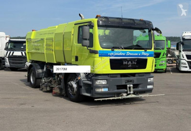 Camion spazzatrice MAN