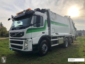 Camion benne à ordures ménagères Volvo
