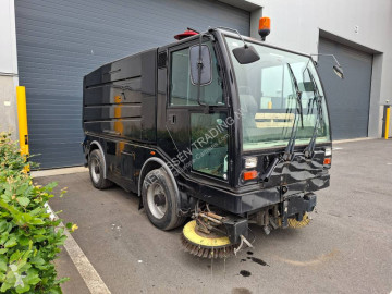 Camion balayeuse Bucher Schoerling