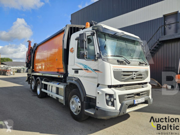 Camión volquete para residuos domésticos Volvo