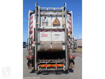 Waste collection truck