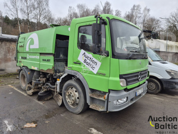 Camion balayeuse Mercedes