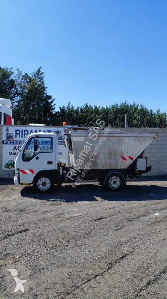 Camion benne à ordures ménagères Isuzu