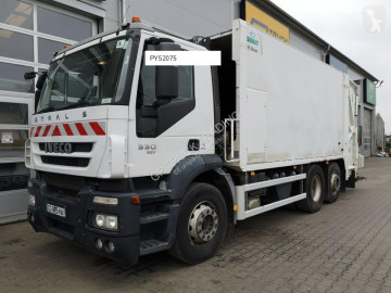 Camión volquete para residuos domésticos Iveco