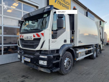 Camión volquete para residuos domésticos Iveco