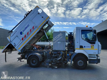 Camion cu echipament de măturat străzi Renault