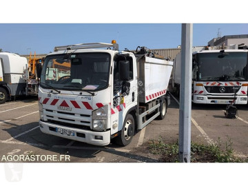 Camion de colectare a deşeurilor menajere