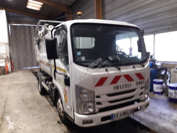 Isuzu